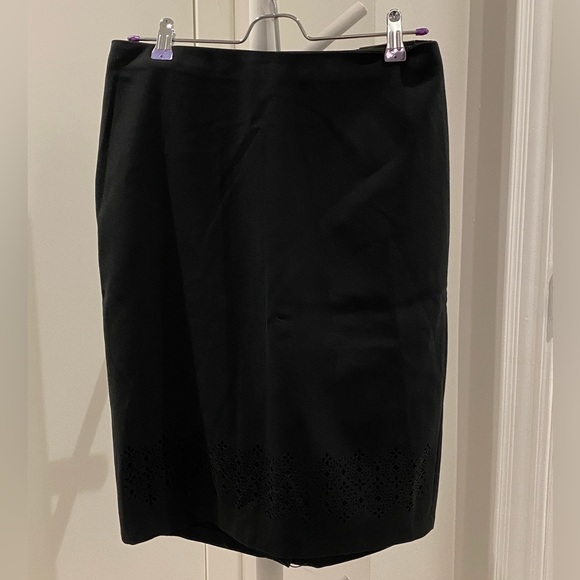 Banana Republic Black Pencil Skirt - Picture 3 of 7